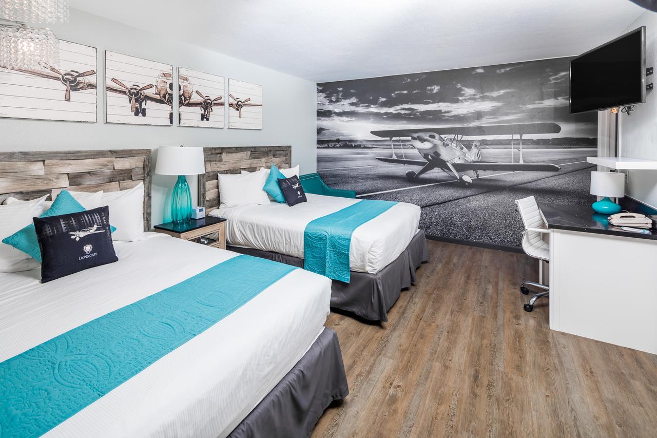 Lions Gate Hotel McClellan Екстериор снимка